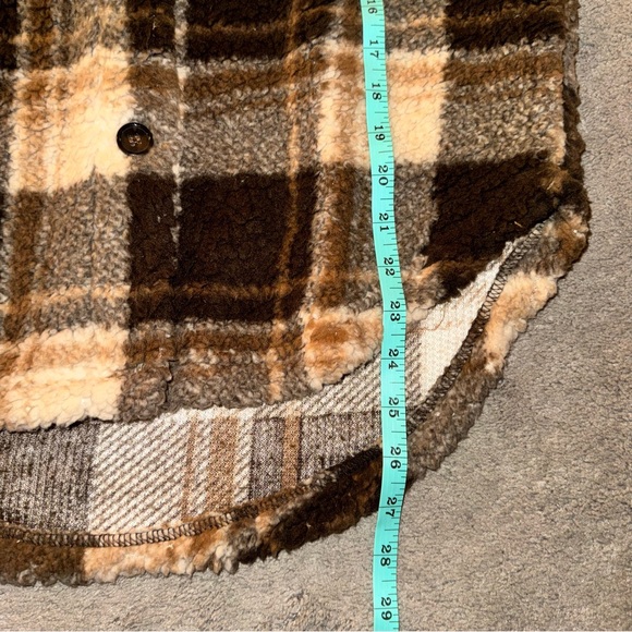 Almost Famous Brown Plaid Button-Up faux Sherpa teddy Jacket Shacket L - Picture 9 of 9